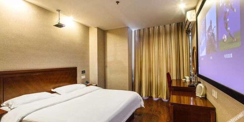 room_32f376dd-90c0-4c95-b42e-53cc736ab8e5.jpg