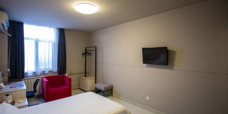 room_e408d947-3e7d-483a-ad9f-b0c3a70f5816.jpg