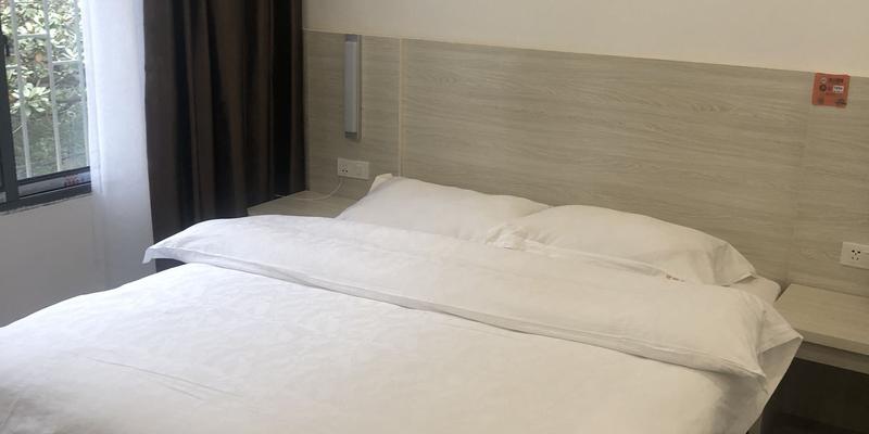 room_bda7130b-11d0-431e-aa71-d3bdf81749f3.jpg