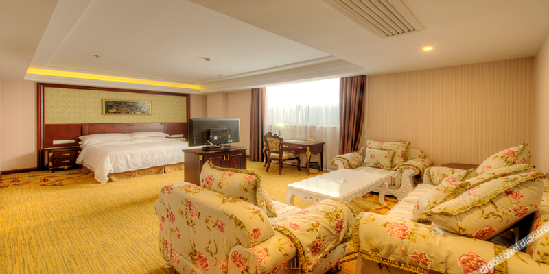 room_65cd01c9-3868-4762-851c-34428af6d165.jpg
