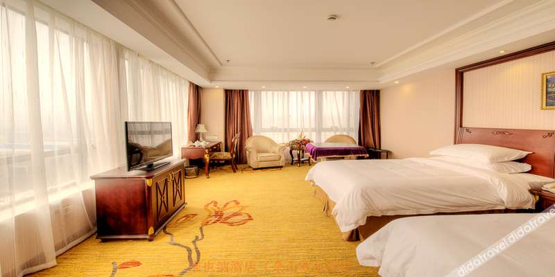 room_bc7509b8-977e-4b30-84ef-aab369290f7d.jpg