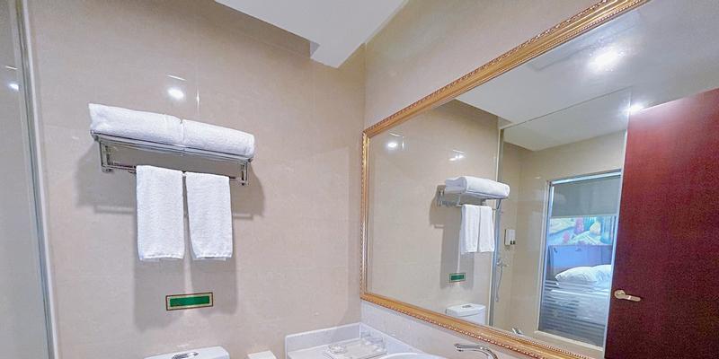 room_e67ccac1-7db9-4e54-a7bf-54b2be99778b.jpg