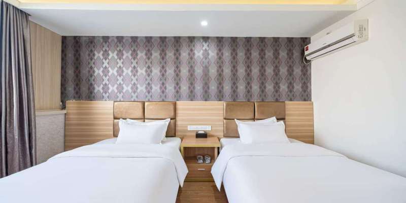 room_77ca32fb-b157-4c43-bf8a-0a74b6f8d78a.jpg
