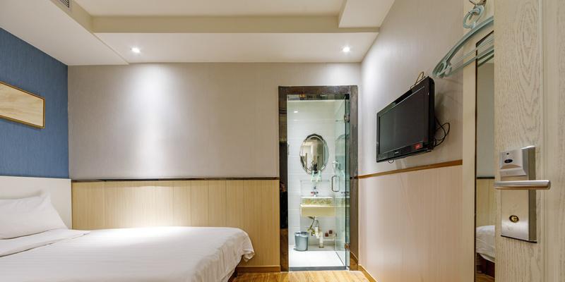 room_c77f3e3b-e6e9-413b-bcba-b50a519c1d1f.jpg