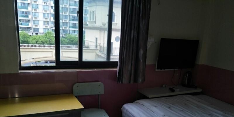room_e21f96ca-87ca-49a0-9a87-89c345eaa0bc.jpg