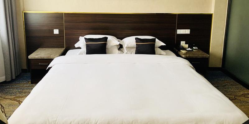 room_75d81c65-b6aa-41be-9dab-f4279168a827.jpg