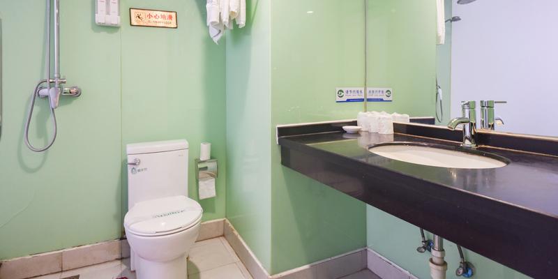 room_a7964c78-4b54-4445-a7c8-fee2c2c01694.jpg