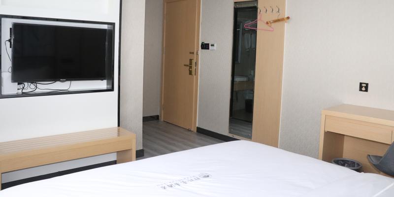 room_a6eeb2db-3a24-4f71-b732-8b76f35503f1.jpg