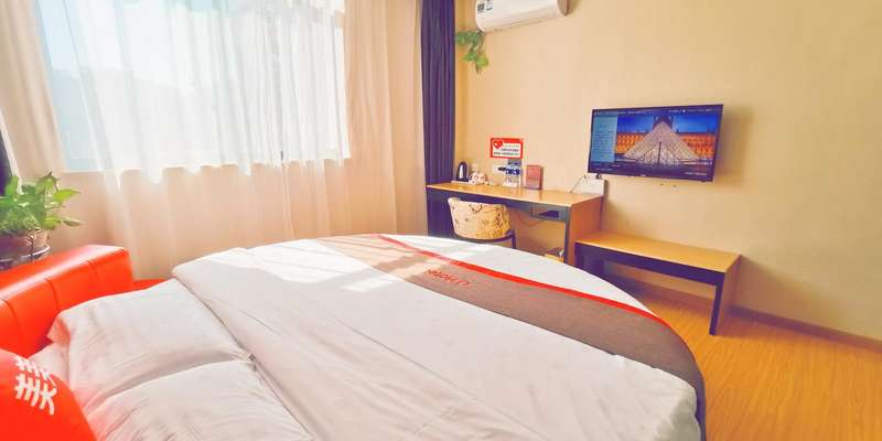 room_f17d0aaa-4cc0-4b6b-a06d-14cdf9c511bb.jpg