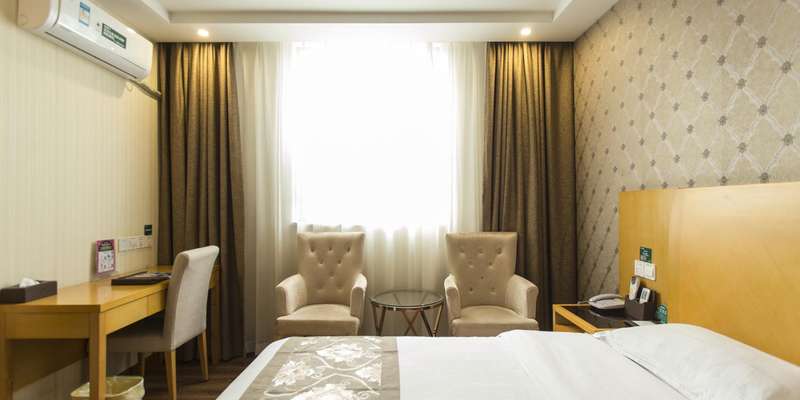 room_cec1ff10-909c-42d1-8cab-89a0c610e6c8.jpg