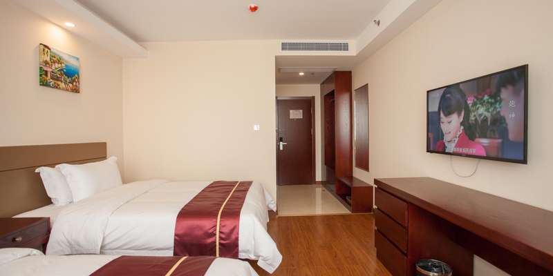 room_e5096e43-7d17-4da8-9f6e-e07d211f26f0.jpg