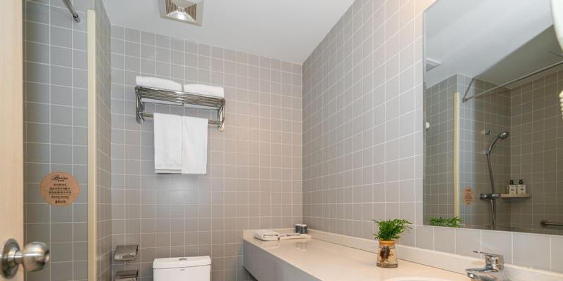 room_c253a290-57d6-4ed6-83fb-449923a444d7.jpg
