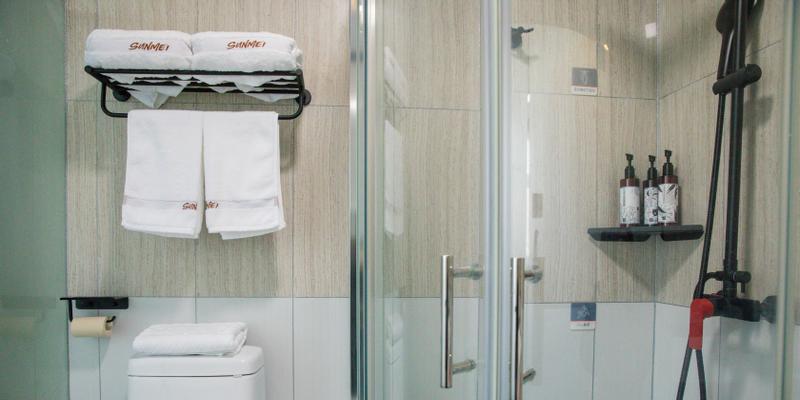 room_8d4dfb94-5236-4fbd-bdb6-c599893c48b5.jpg
