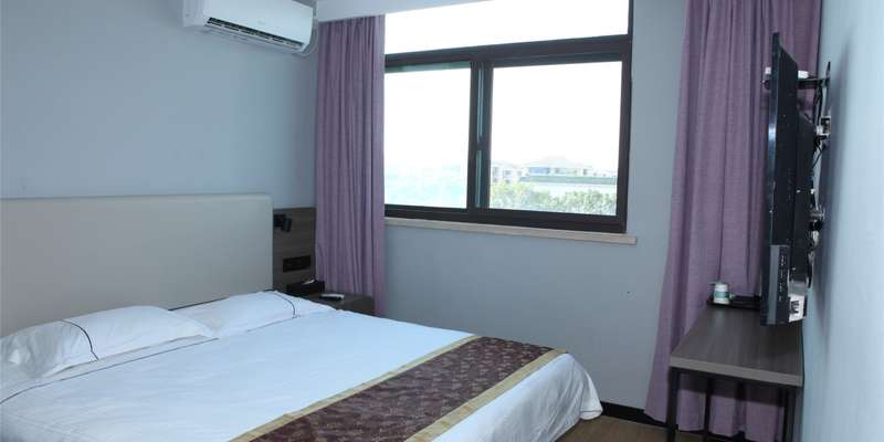 room_5e54ba66-4e67-4158-83d8-072ba4c00301.jpg