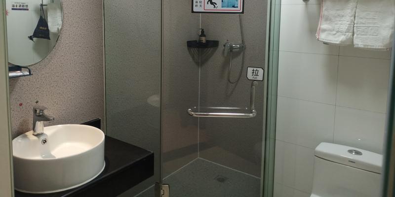 room_7e82664f-ac65-4c7f-a351-d36f87dcefcb.jpg