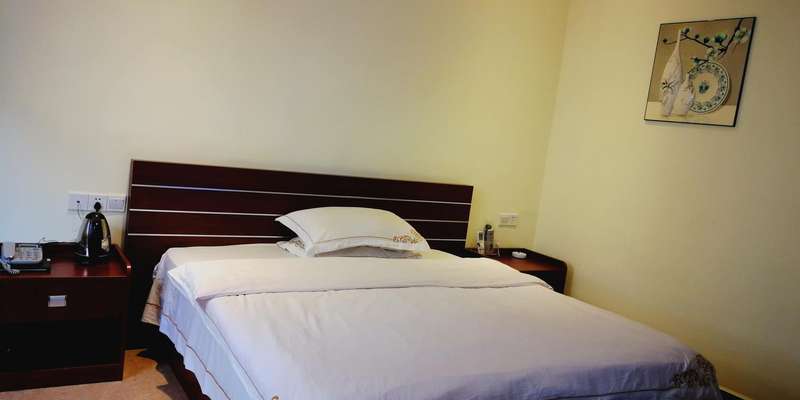 room_080d3ff2-98c5-48b2-82ee-3ad2d0fdbfeb.jpg