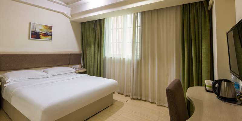 room_5a83e82f-8399-4506-a8ec-ca927e5862f6.jpg