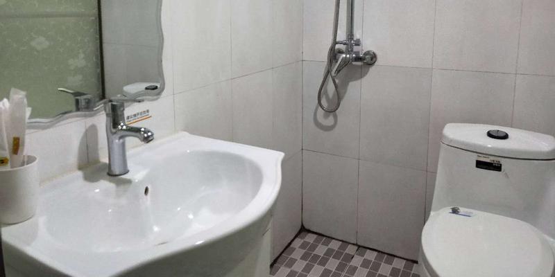 room_205c3d9f-6d2a-4347-bd7c-7b423e2e2c81.jpg