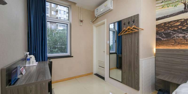 room_e9609a67-c54a-4686-8f4f-10e6df9f25a2.jpg