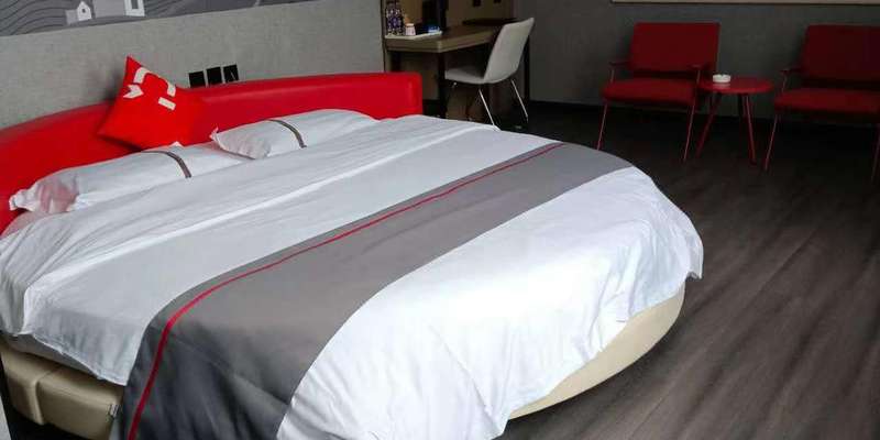 room_2c0d2f40-ba5d-4b3c-8eac-d867cbefd765.jpg
