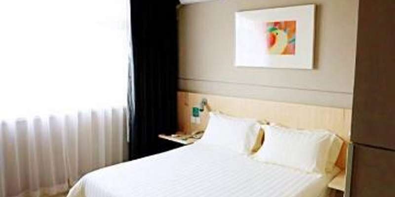 room_2cf0d7ba-16ca-4cdc-99b6-b5eac3dabfc0.jpg