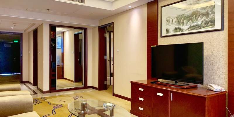 room_c9afd7ee-5a39-4743-8cd2-1a85ef50f129.jpg