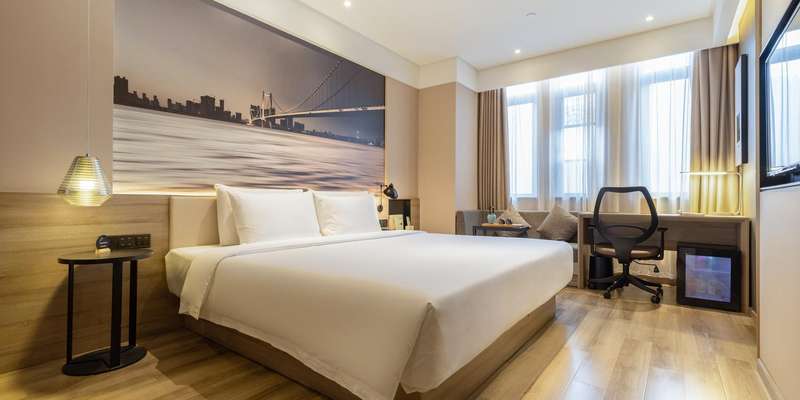 room_0f401648-01fe-417b-aaab-8010e7f062a3.jpg