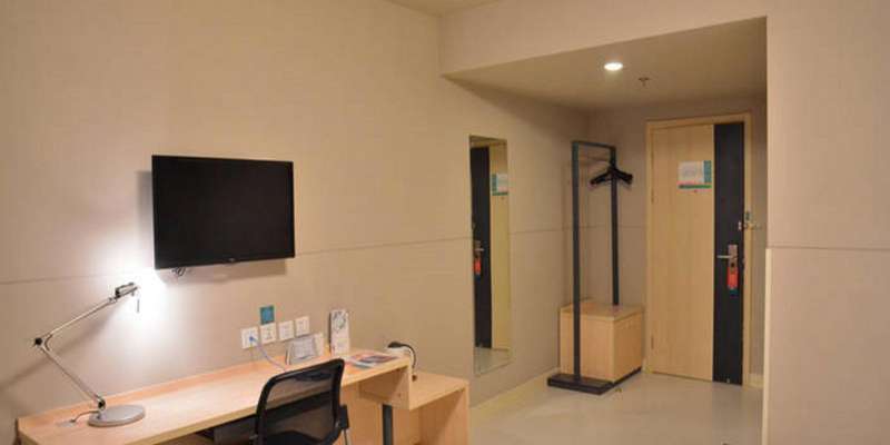 room_7f79dcc2-ab50-4682-ae9e-1d574e4aebda.jpg