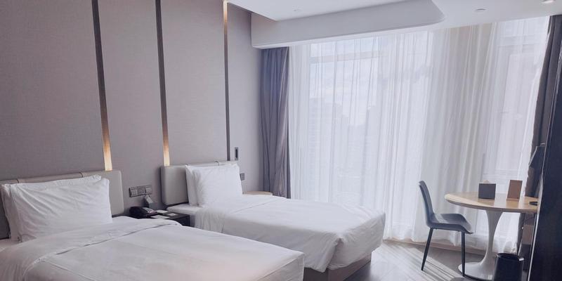 room_c9ff7ace-9d76-416e-8414-9934b036bd3e.jpg