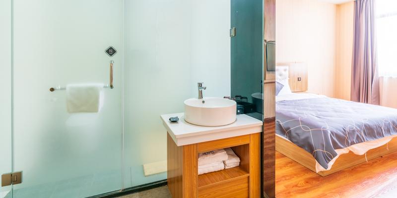 room_78d075d5-2a29-4745-a172-599b2eaa7af6.jpg