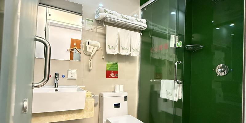room_93da1859-aad2-443e-928e-e1e1f4df6067.jpg
