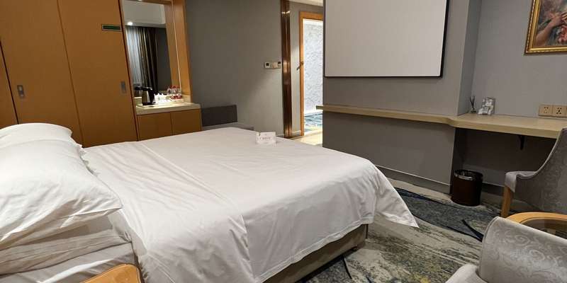 room_0ef59e39-849b-498a-8ca1-611282e7c68a.jpg