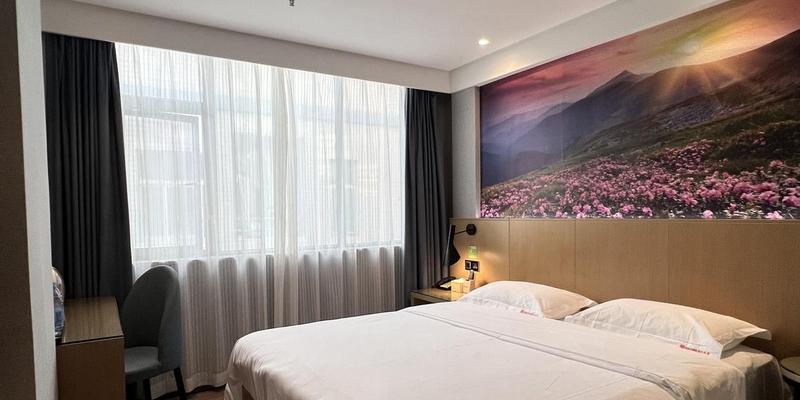 room_8cf1a138-28ea-4e51-9ca3-38b661a17fb1.jpg
