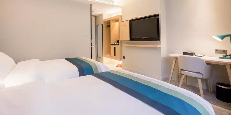 room_e7af860c-a3ab-4cfe-81a4-016cc6ecd62a.jpg