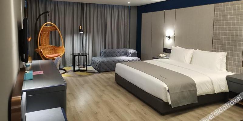 room_2e4e012e-758b-4683-9453-2641f2dc8fd7.jpg
