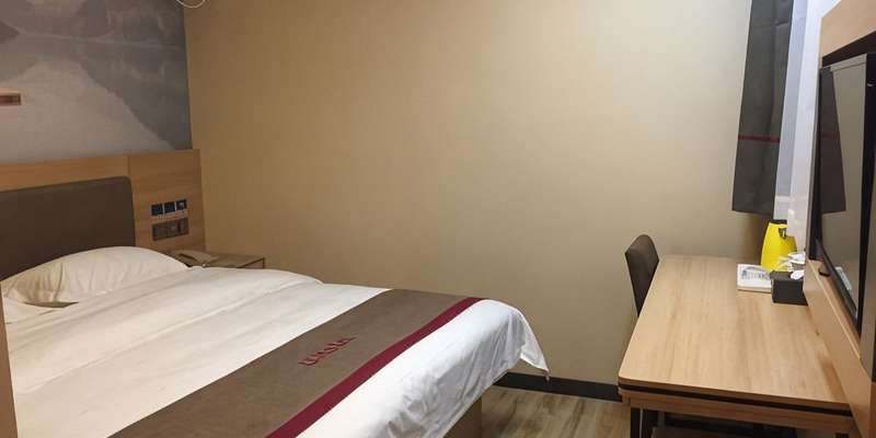 room_e72b7469-ce1f-4a67-b5fe-eafc4835011b.jpg