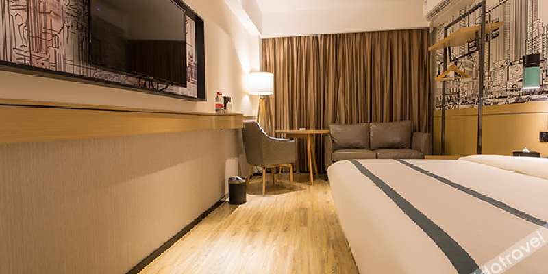 room_84f95bbc-19fc-4d64-904f-a211d9ff8b49.jpg