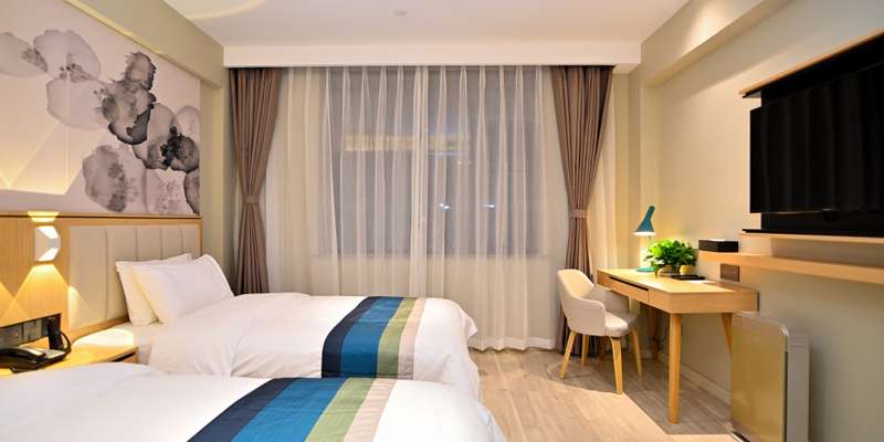 room_d7d9c1fd-5601-439f-a2b3-287b32261386.jpg