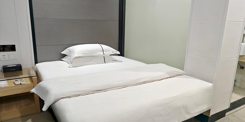 room_f4712fd0-7d9b-48e8-b349-8e5039d713c0.jpg