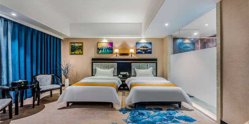 room_10a9dc27-c11e-4f11-9b87-0a4c03c6e0bd.jpg