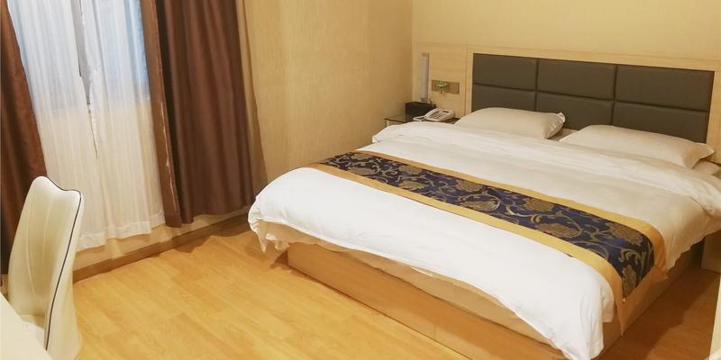 room_9a9a092d-77c5-4d7f-a124-0869e5c80685.jpg