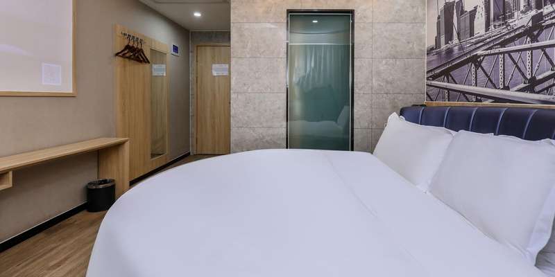 room_75dc7cfc-9df9-469d-839f-0a2ae95d3eec.jpg