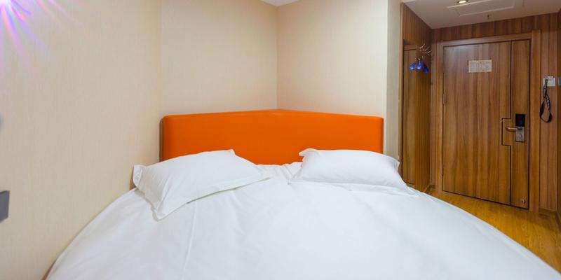 room_0a5f881c-e7f8-44eb-896f-2497765dcbdc.jpg