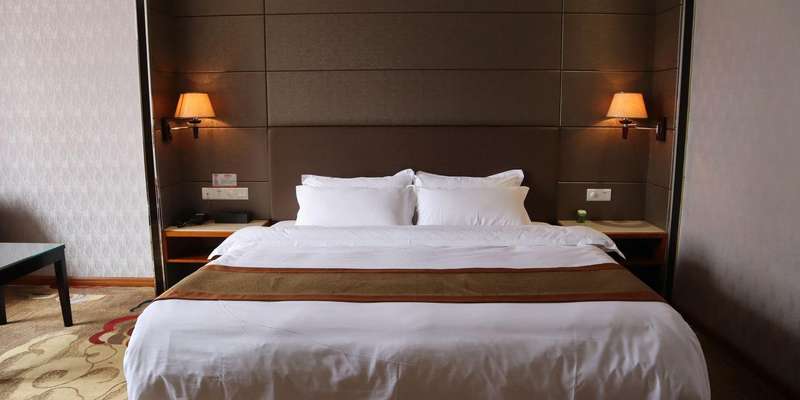 room_e9cdc47c-0c19-432a-a244-2db67aa3d7eb.jpg