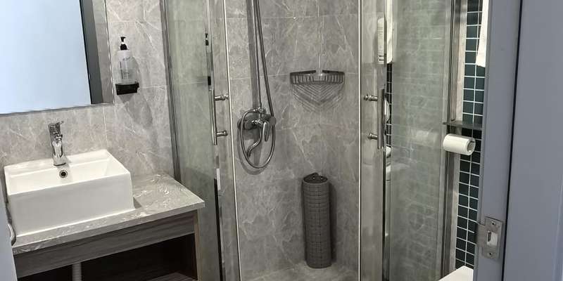 room_257c8420-fb16-4a23-8cf2-c6a8424800bb.jpg