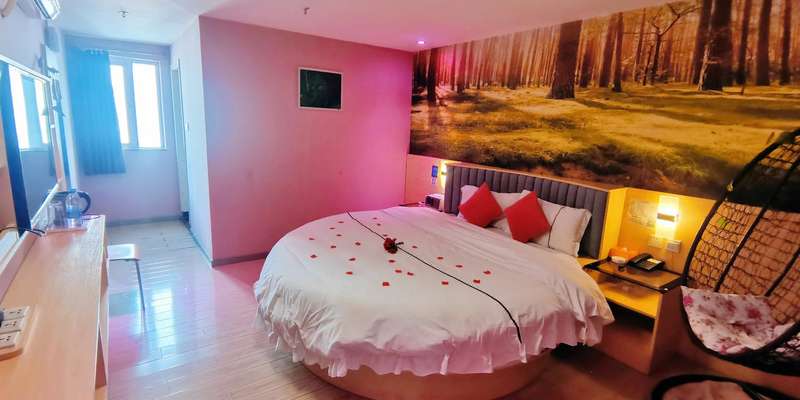 room_dccde235-0a8c-47f0-97e5-e5bde08d87bf.jpg