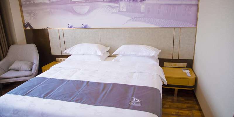 room_8ef672d2-782f-43ea-968e-5325ad02af34.jpg