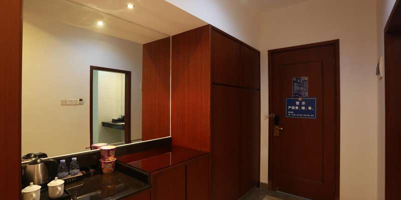 room_0fa678ae-efef-468c-a63f-8df315a22713.jpg