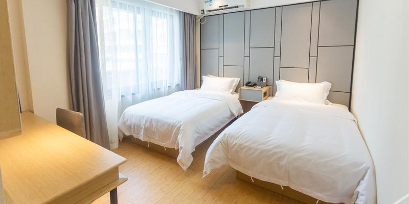 room_e263290d-2ec5-4e2a-b281-254e1a6347e5.jpg