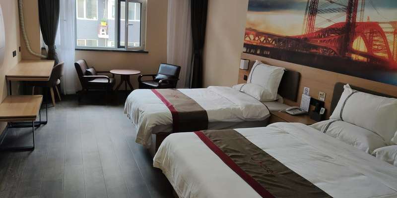 room_e30b55a5-f05a-4e77-b13d-99ec2a1538c7.jpg